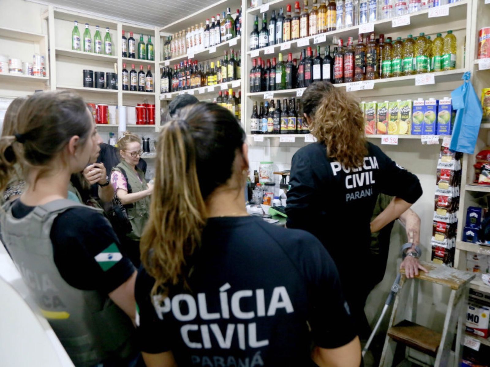 Paraná debate medidas para combater adulteração de bebidas após casos de intoxicação