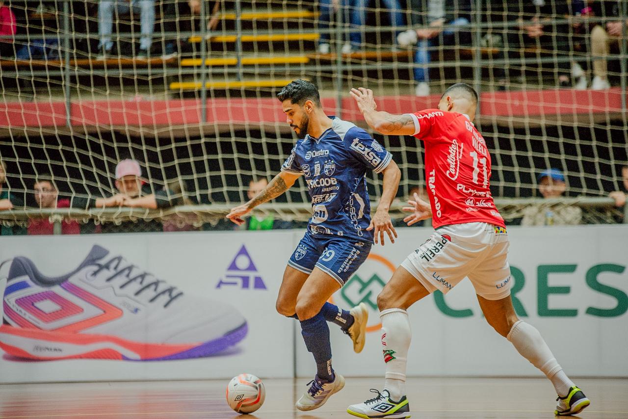 Jornal Ilustrado - O grande jornal do Noroeste do Paraná Jornal Ilustrado - Umuarama é superado em Erechim e encerra sua participação na Liga Nacional de Futsal