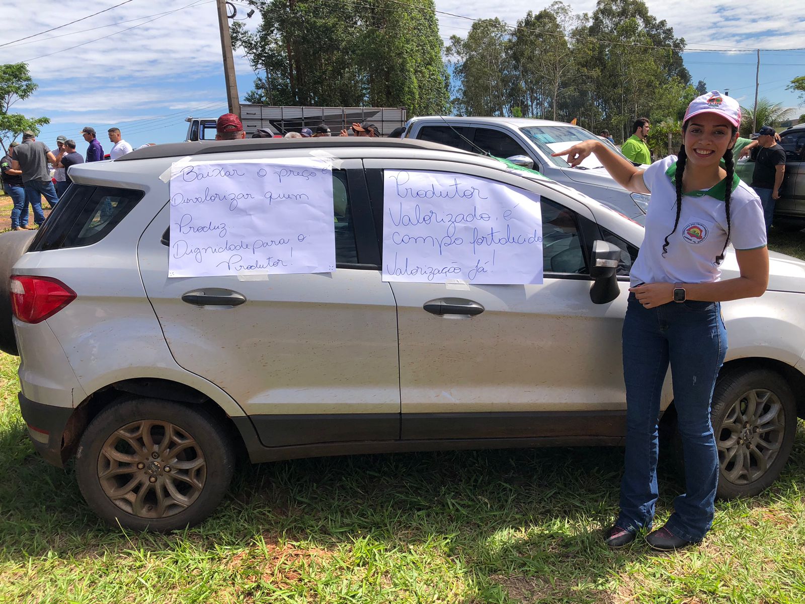 Jornal Ilustrado - Manifestação na PR-323 cobra medidas urgentes para salvar o setor leiteiro