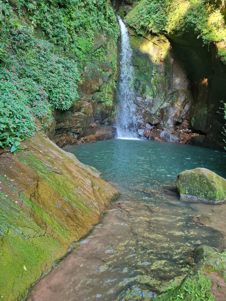 Jornal Ilustrado - Poluição na Cachoeira do Chuvisco preocupa moradores e ameaça a natureza em Umuarama