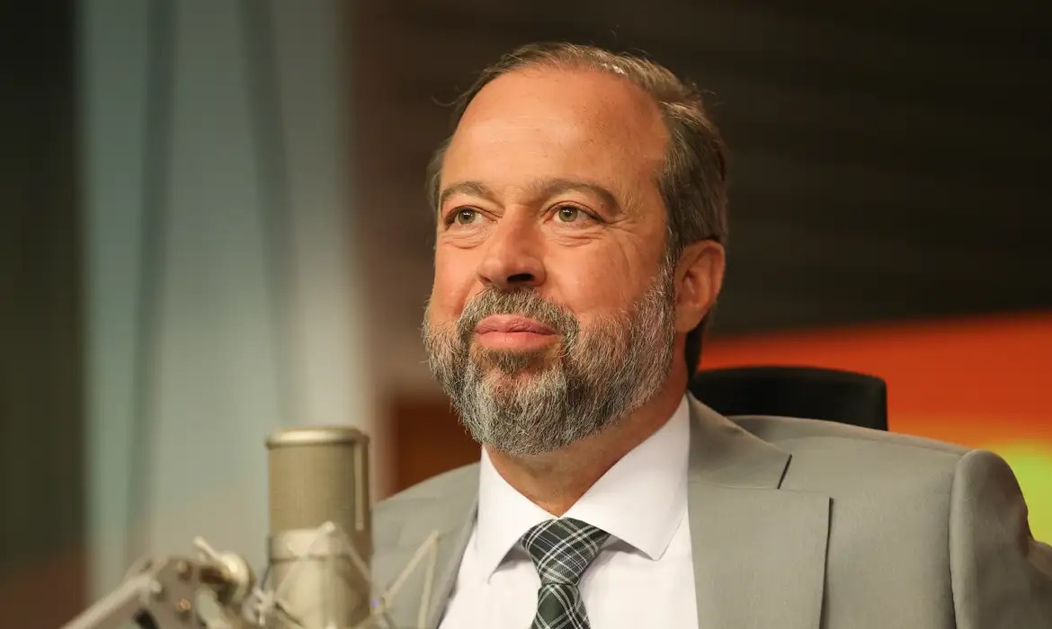 Jornal Ilustrado - O grande jornal do Noroeste do Paraná Jornal Ilustrado - Esse ano não haverá horário de verão, diz Ministro de Minas e Energia