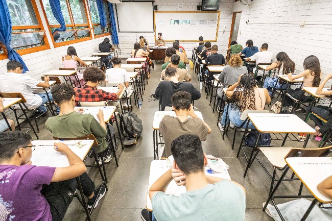 Domingo tem provas do Vestiba de Verão da UEM em Umuarama e mais 10 cidades
