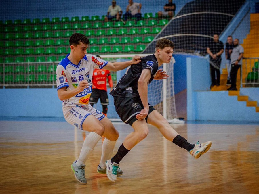 Umuarama é derrotado pelo Esporte Futuro no jogo de ida das quartas de final da Série Ouro 