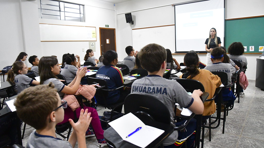 Jornal Ilustrado - Educação inicia o primeiro ‘aulão’ preparatório para o Saeb