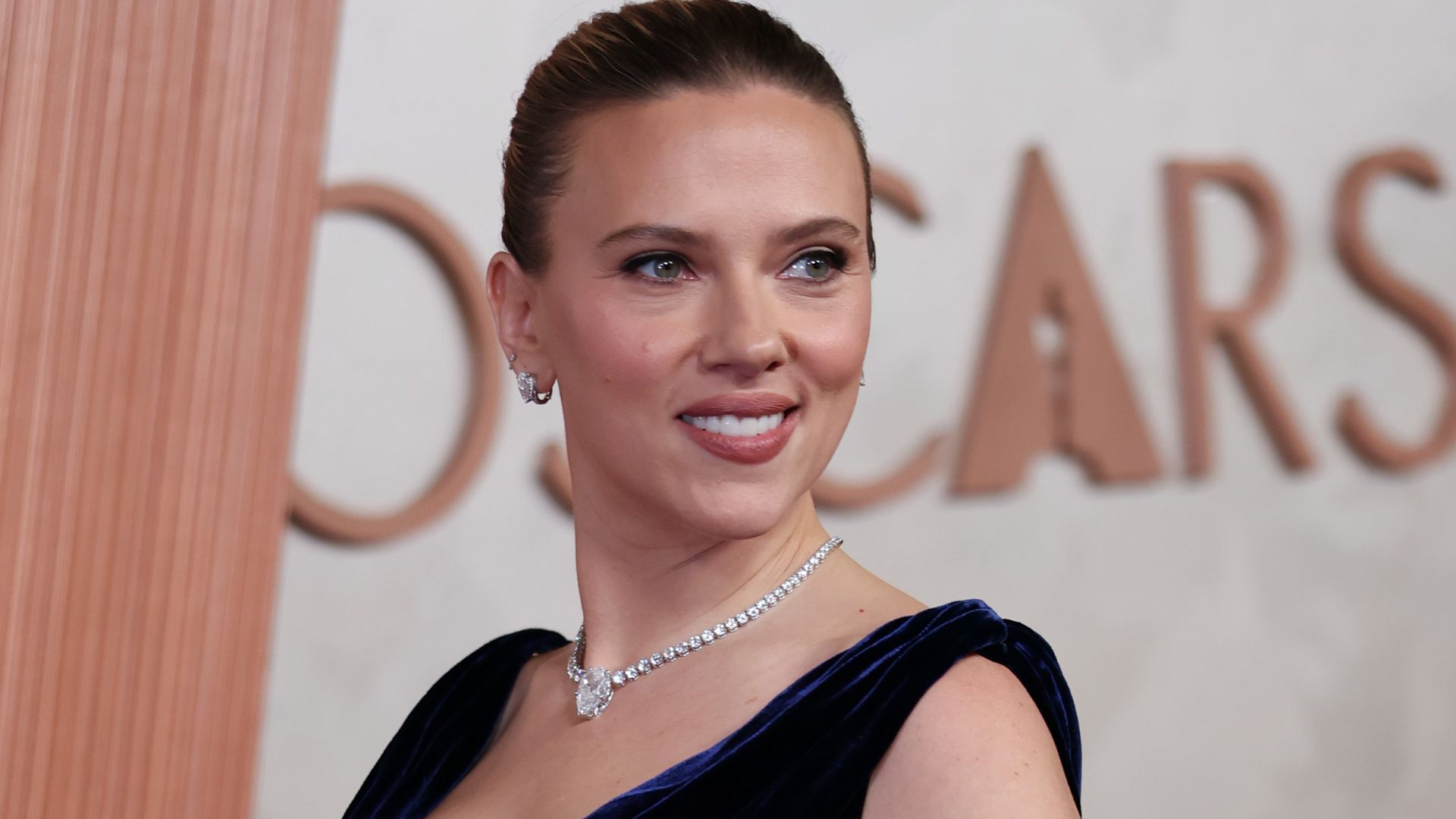 Scarlett Johansson pode ser vilã em live-action de ‘Enrolados’