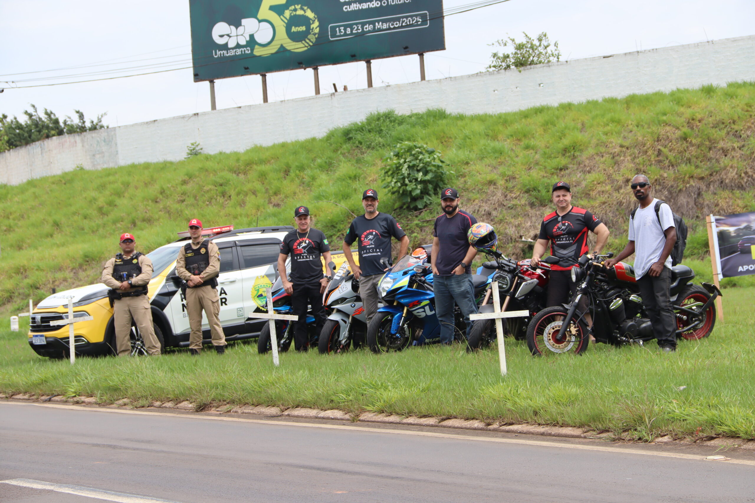 Jornal Ilustrado - O grande jornal do Noroeste do Paraná Jornal Ilustrado - Motociclistas realizam manifestação na PR-323 e pedem redutor de velocidade no trevo da Exposição