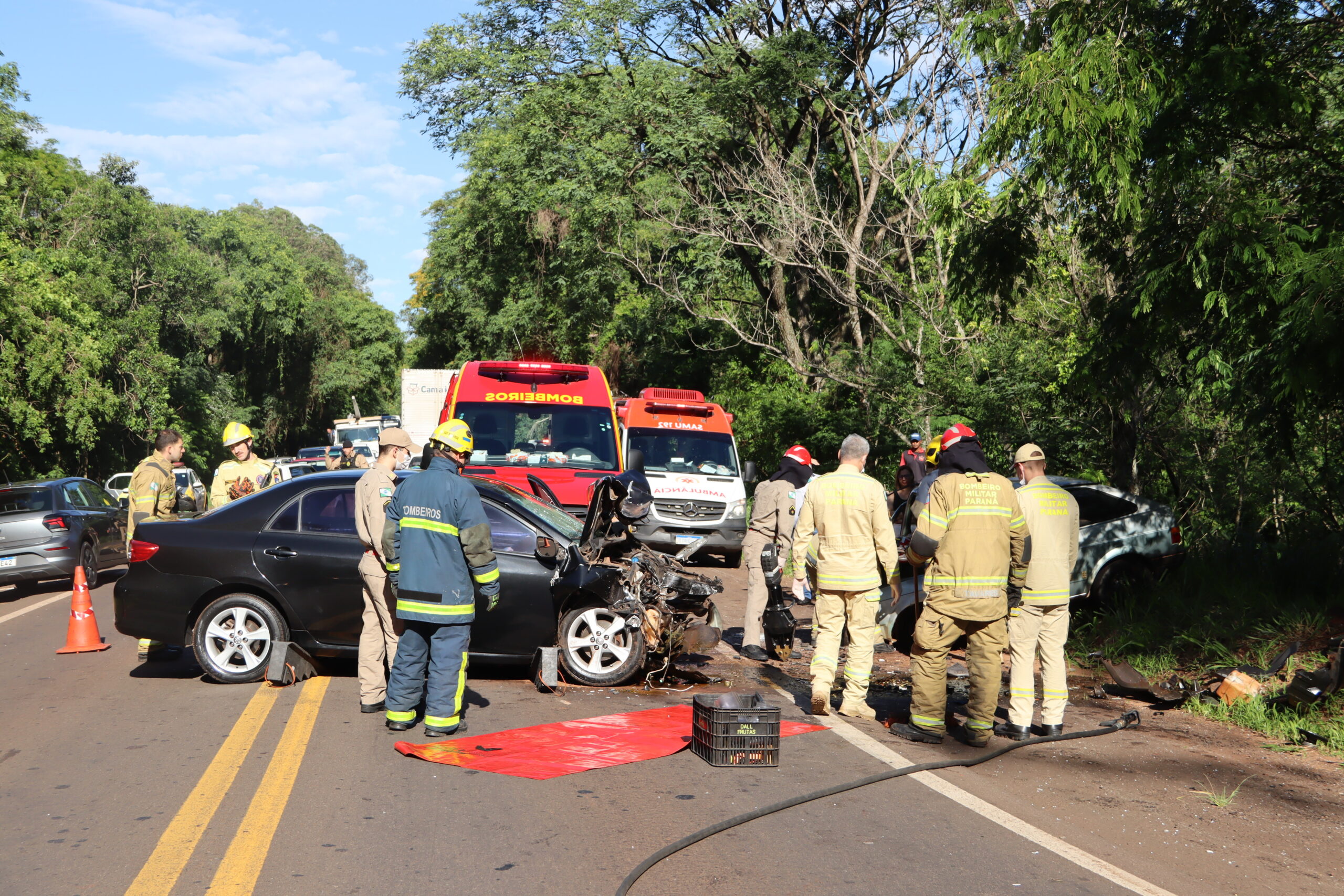 Jornal Ilustrado - Buraco na pista pode ter provocado acidente que matou duas mulheres na PR-323
