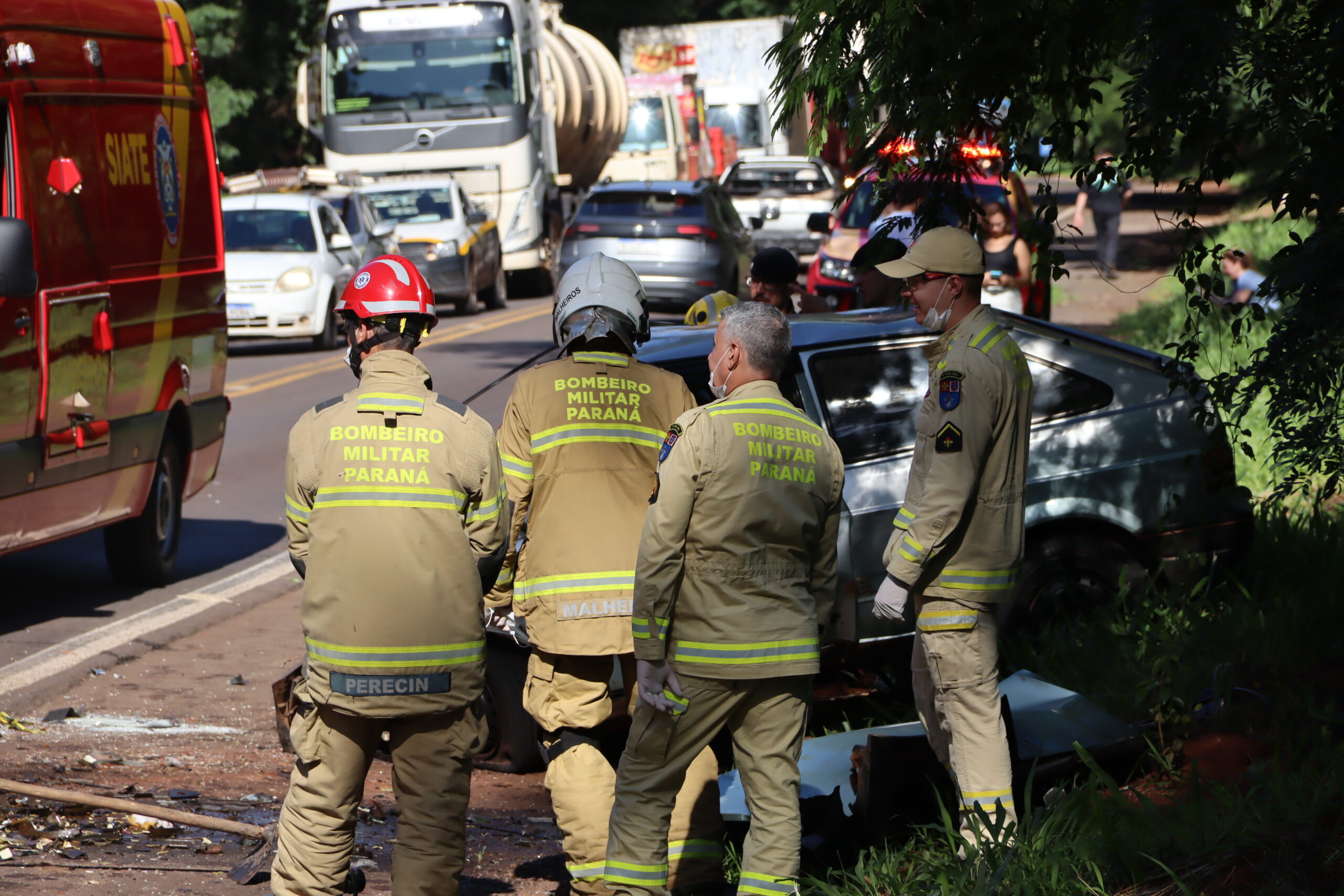 Jornal Ilustrado - Buraco na pista pode ter provocado acidente que matou duas mulheres na PR-323