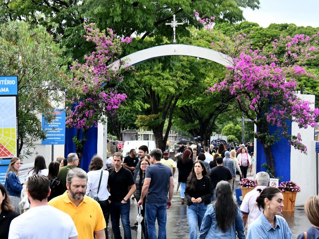 Cemitério recebeu mais de 50 mil visitantes por conta de Finados