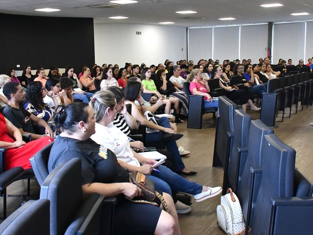 Formação destaca práticas inclusivas e encerramento do ano letivo