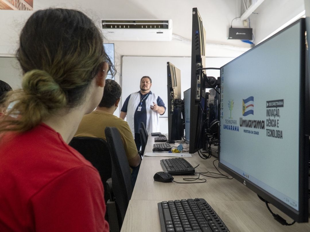 Jornal Ilustrado - Umuarama inicia curso gratuito de manutenção de computadores