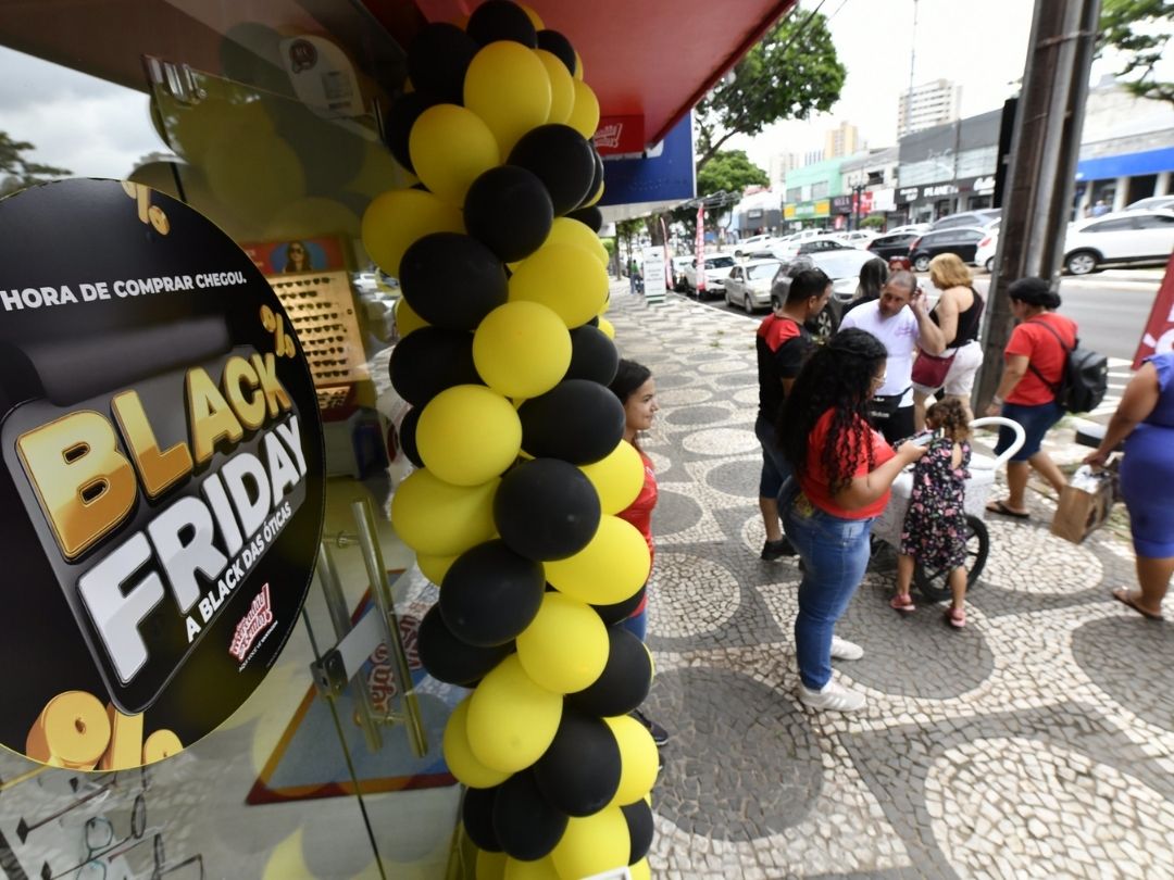 Procon orienta consumidores para compras seguras na Black Friday