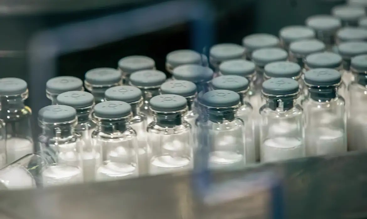 Anvisa aprova registro de vacina 100% nacional contra dengue