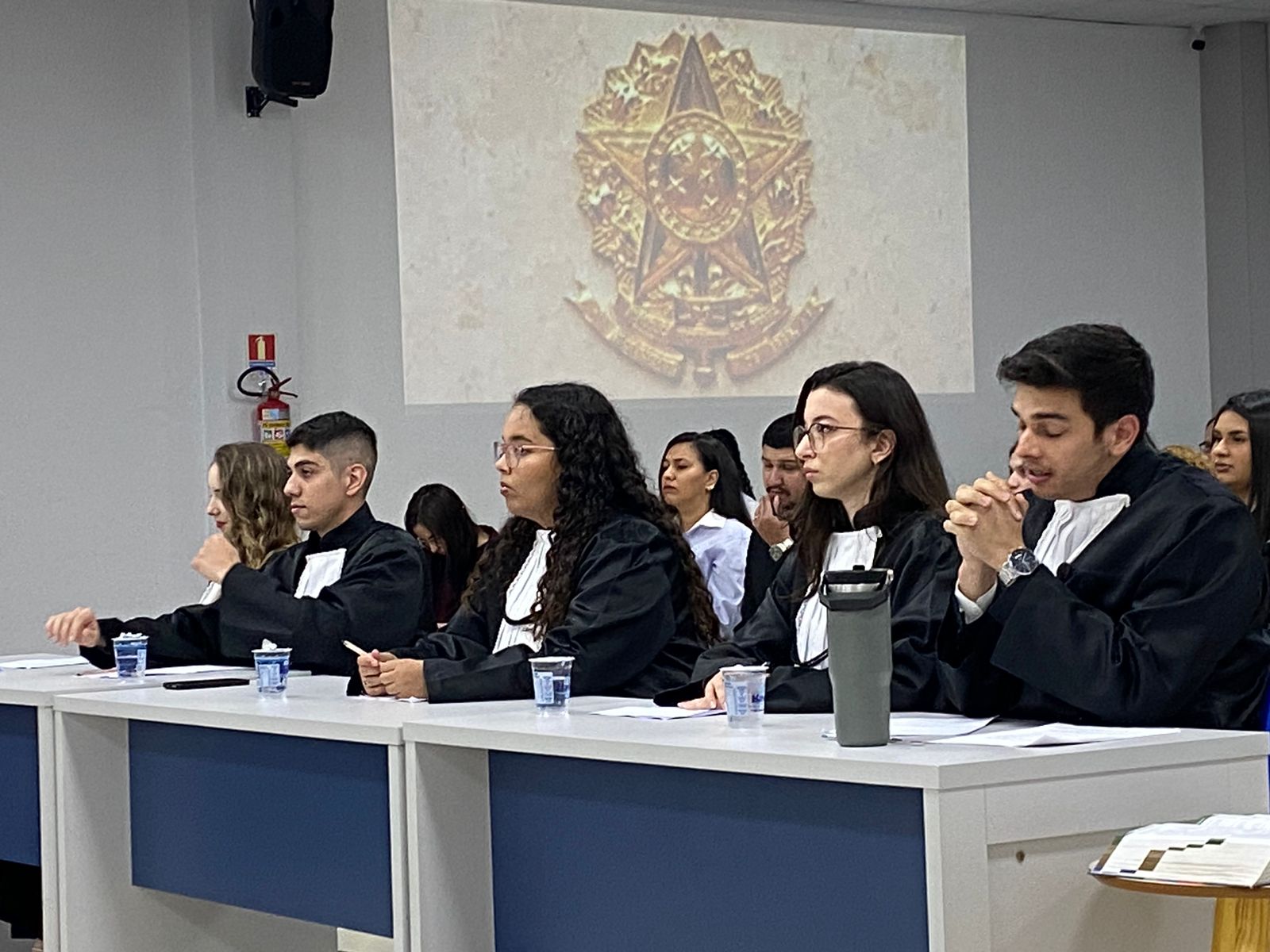 Jornal Ilustrado - UniALFA promove noite de aprendizado prático com simulação de julgamento do STF e visita à Câmara de Vereadores