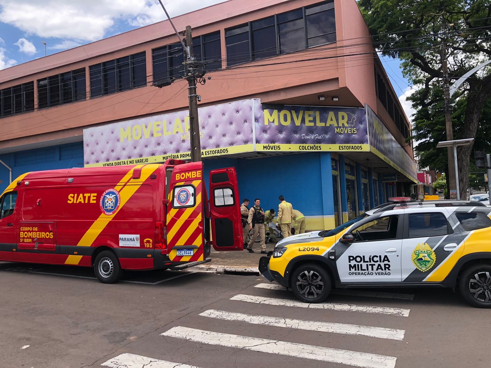 Jornal Ilustrado - Ciclista fica ferida após ser atingida por carro no centro de Umuarama; motorista foge