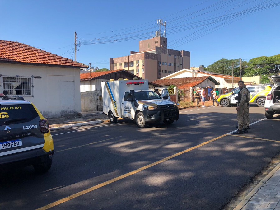 Casal é assassinado a tiros dentro de casa na rua Jandaia, em Umuarama