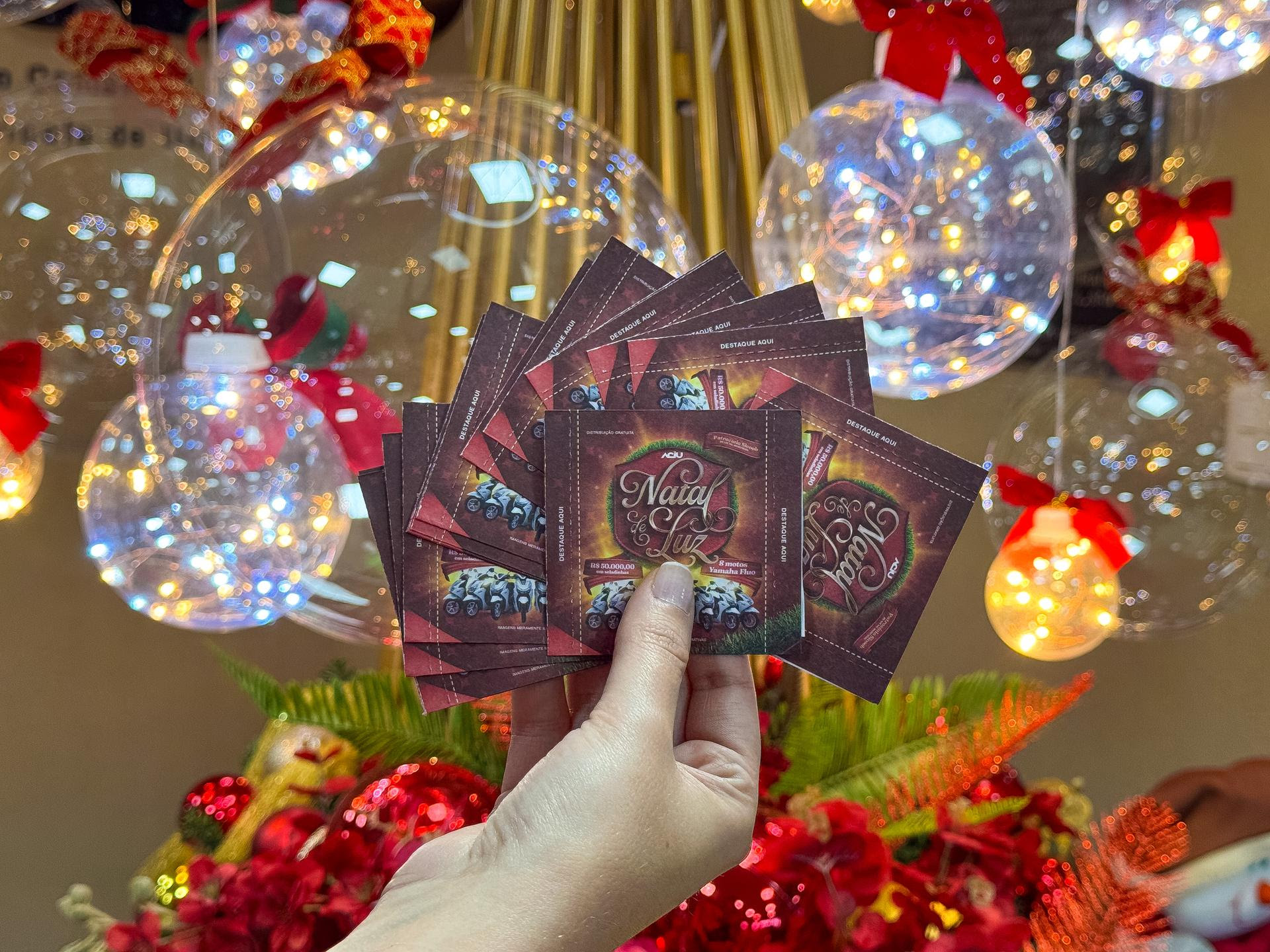 Jornal Ilustrado - Campanha Natal de Luz inicia distribuição de seladinhas