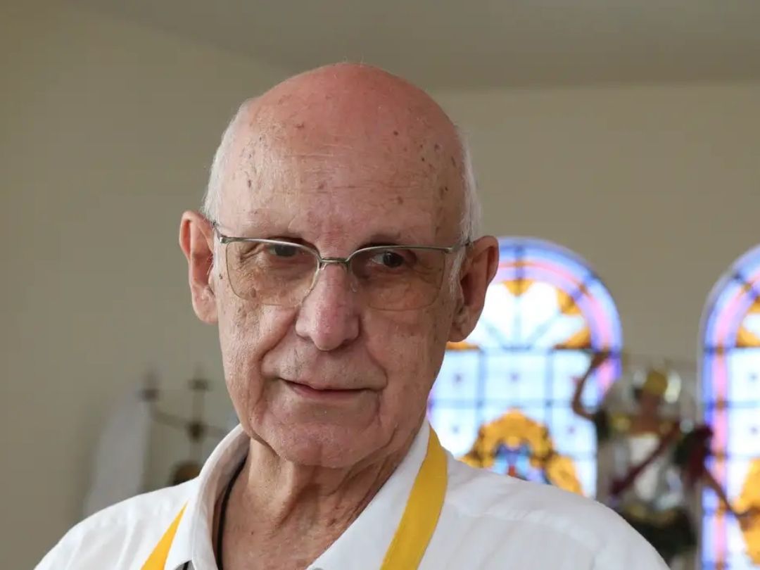 Igreja manda padre Júlio deixar de transmitir missas na internet