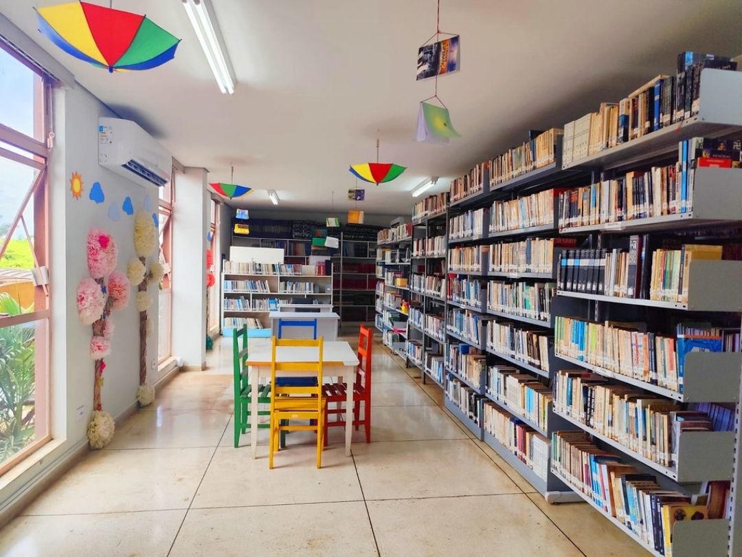 Jornal Ilustrado - Renovada, viva e alegre: assim é a Biblioteca Rocha Pombo