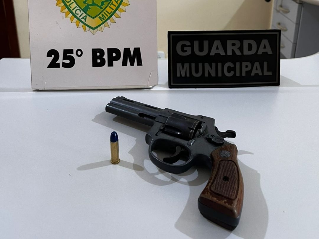 Preso em flagrante, homem diz que andava armado para proteger a mãe 