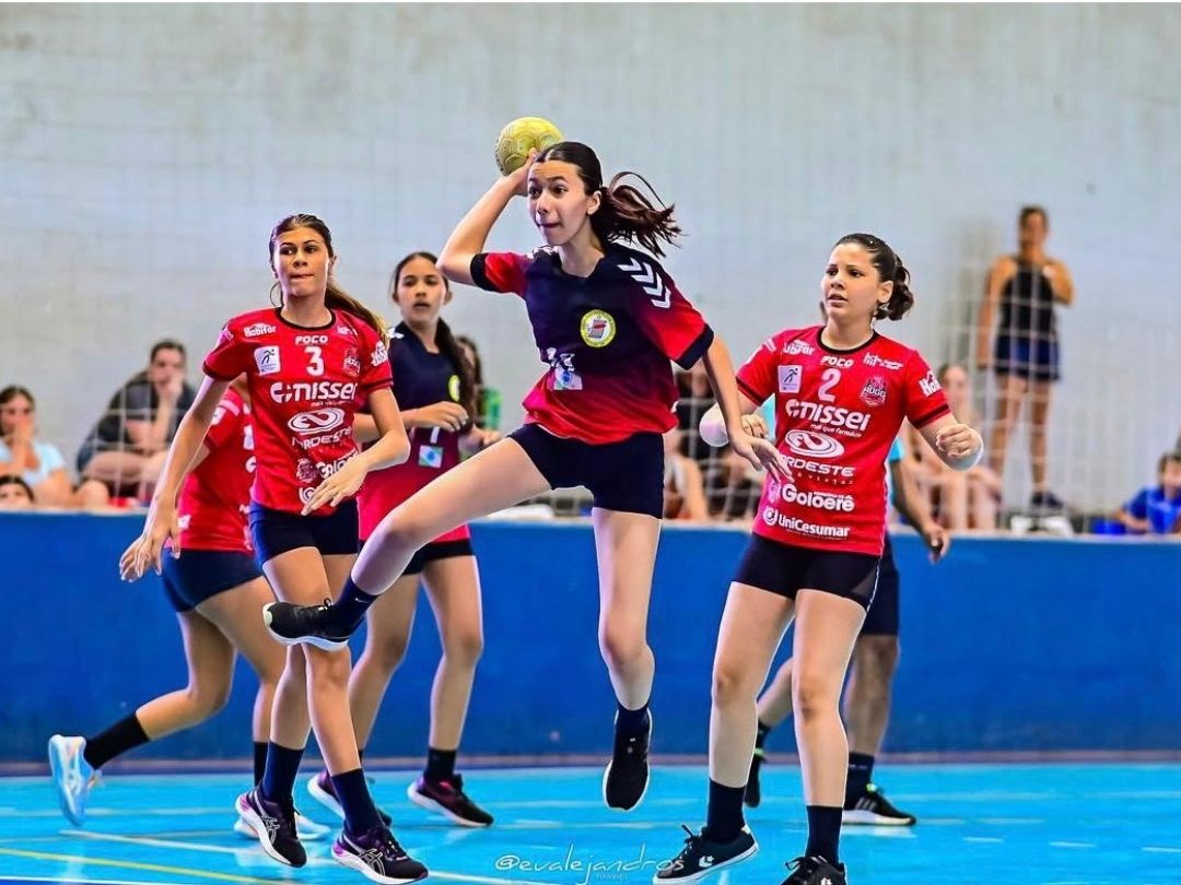 Umuarama sediou e foi destaque no Festival Paranaense de Handebol