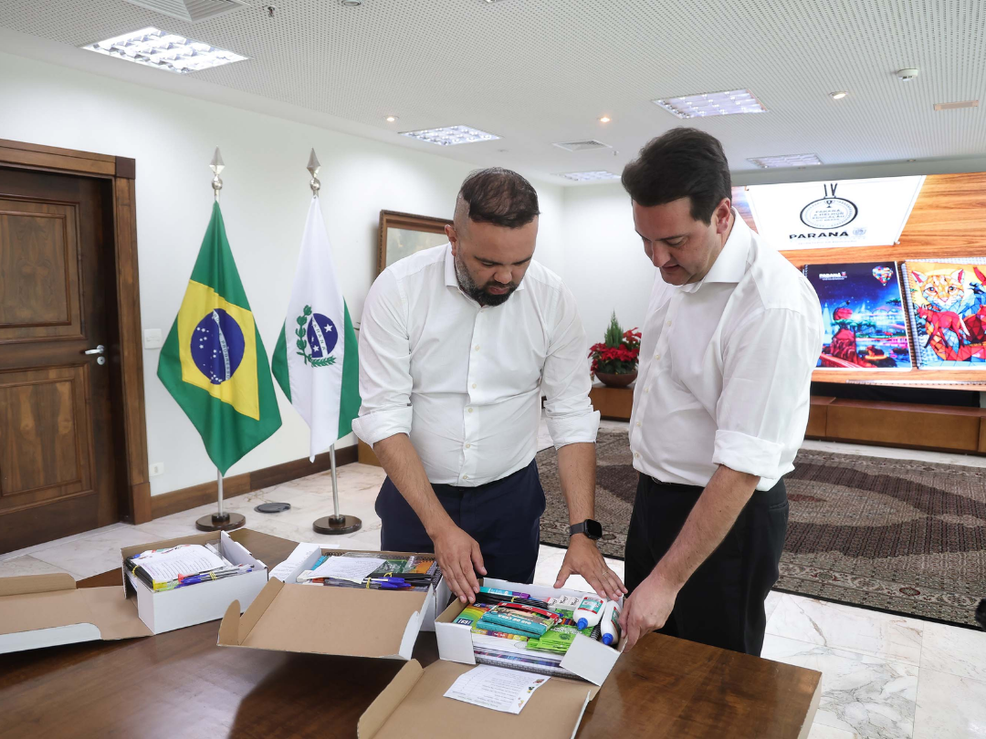 Pela primeira vez, alunos das Apaes do Paraná vão receber kits escolares do Estado
