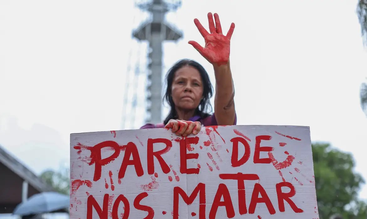 Jornal Ilustrado - Sancionada lei que cria crime de 'vicaricídio' e amplia pena para violência contra mulher