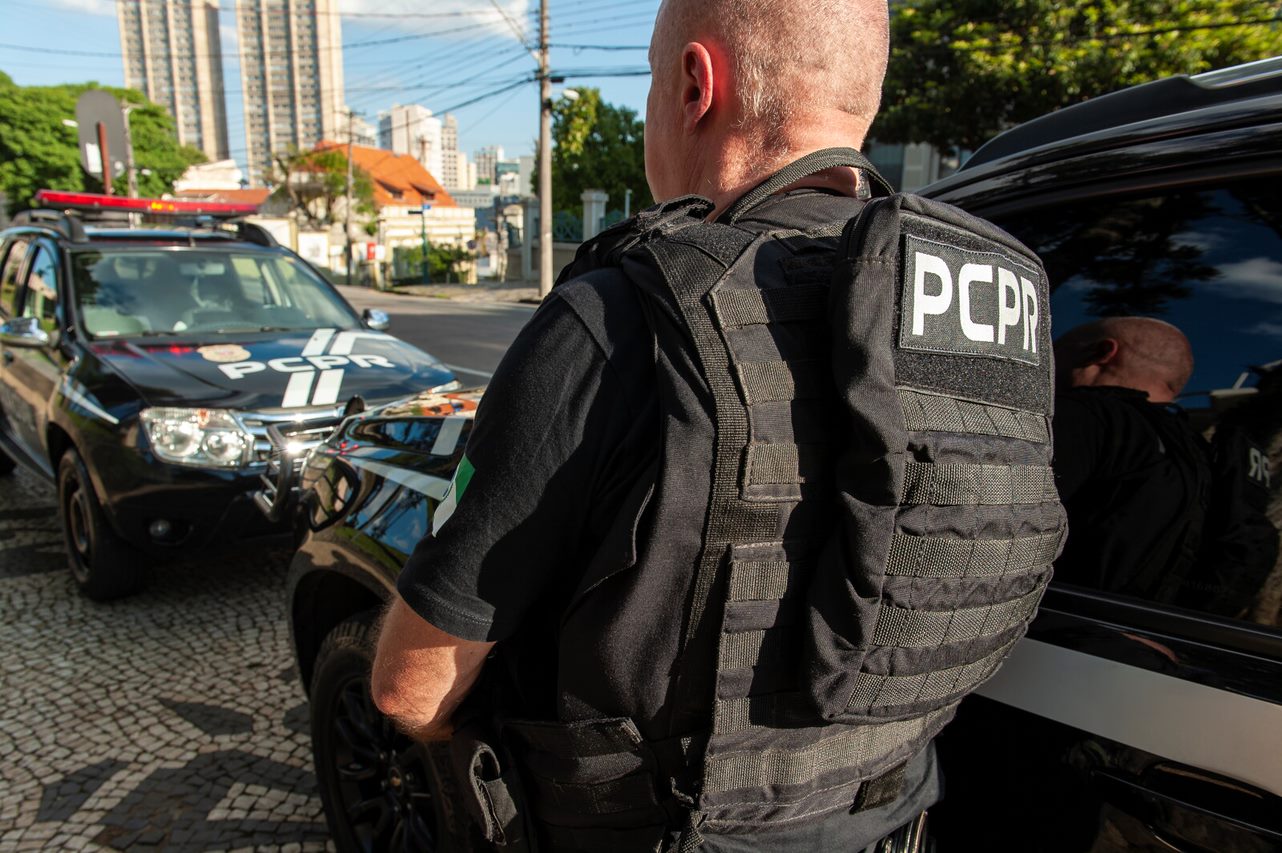 Jornal Ilustrado - 12 pessoas são presas em operação contra o tráfico de drogas na região de Umuarama