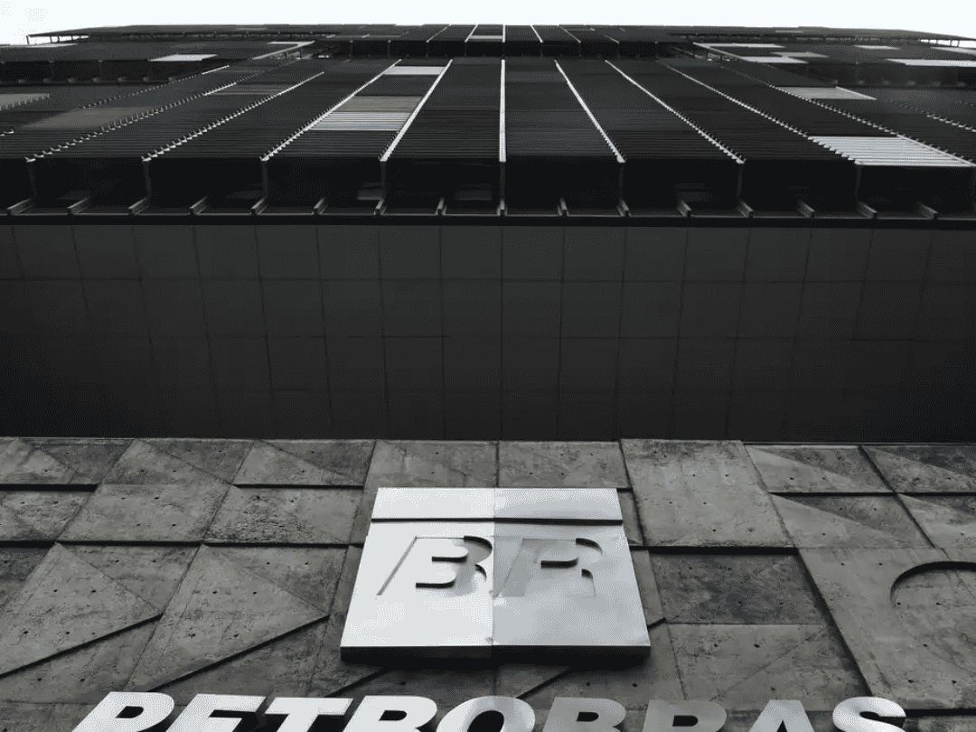 Jornal Ilustrado - Petrobras reduz preço da gasolina em 5,2% a partir desta terça