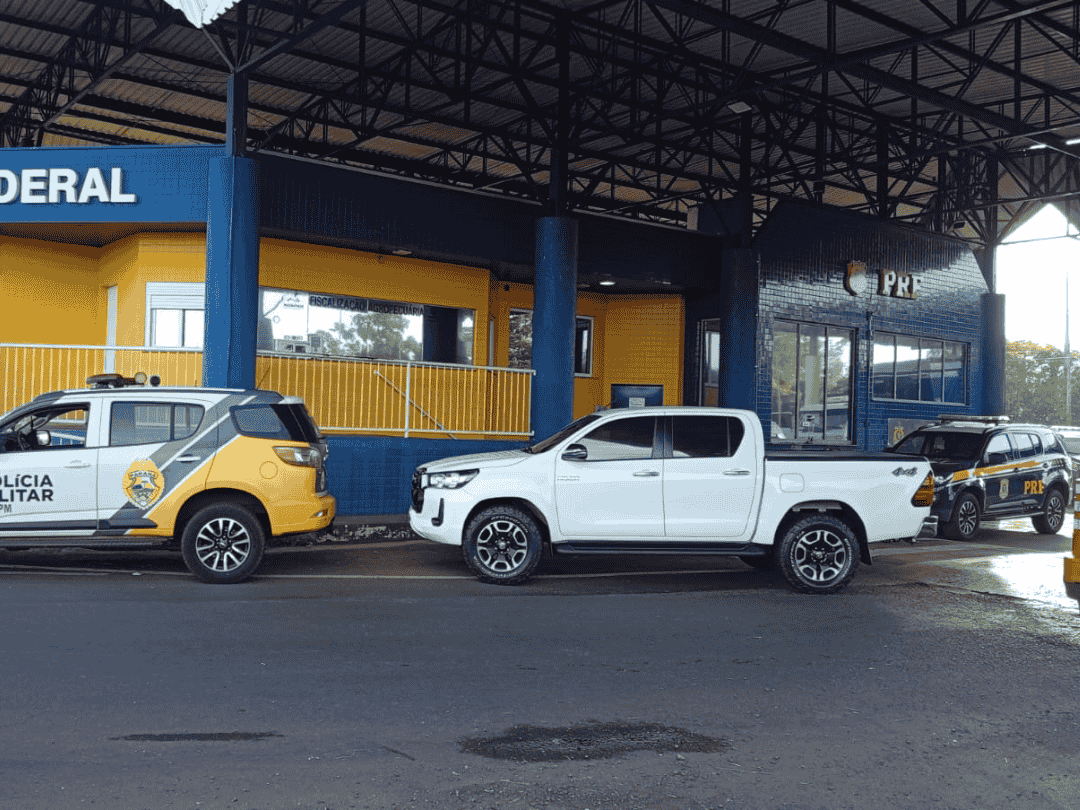 Jornal Ilustrado - Adolescentes são flagrados na BR-163 com Hilux furtada em Umuarama