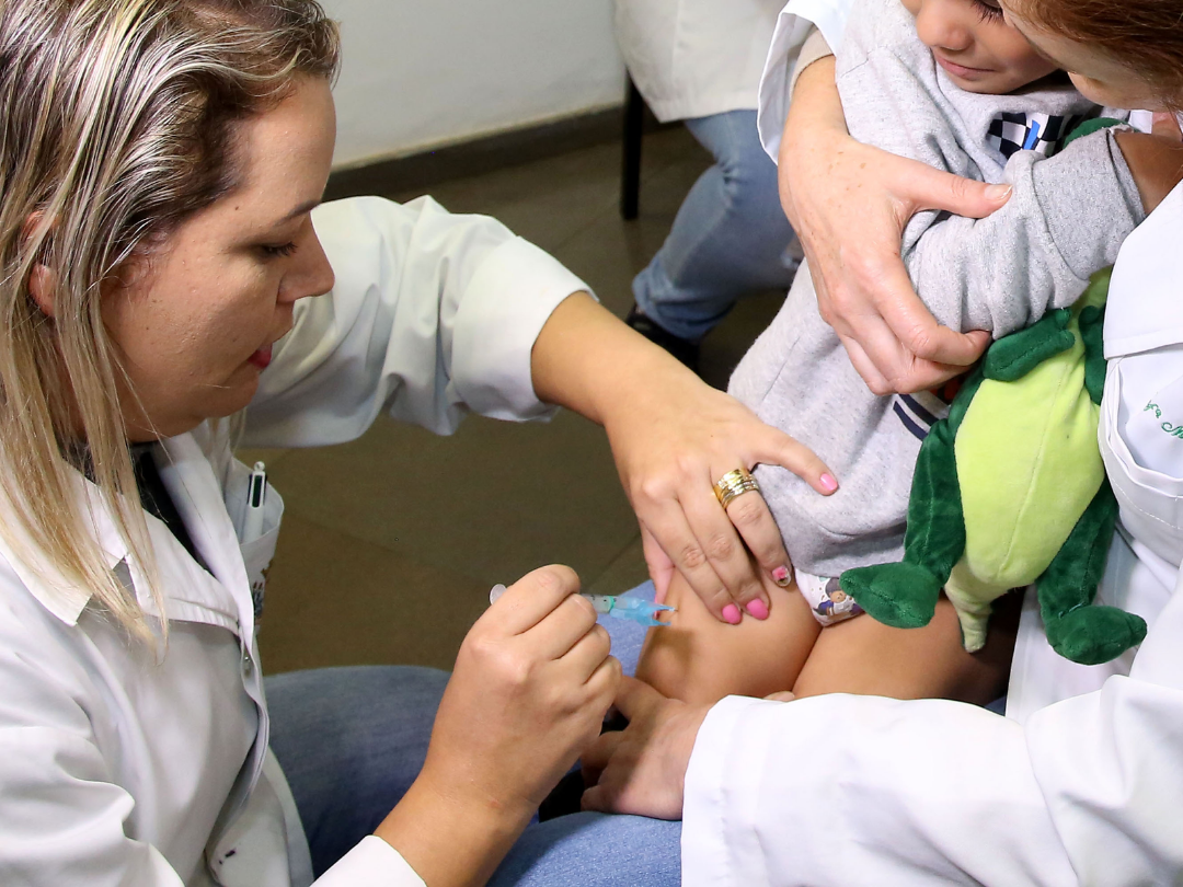 Saúde alerta para importância da imunização contra a coqueluche em crianças e gestantes