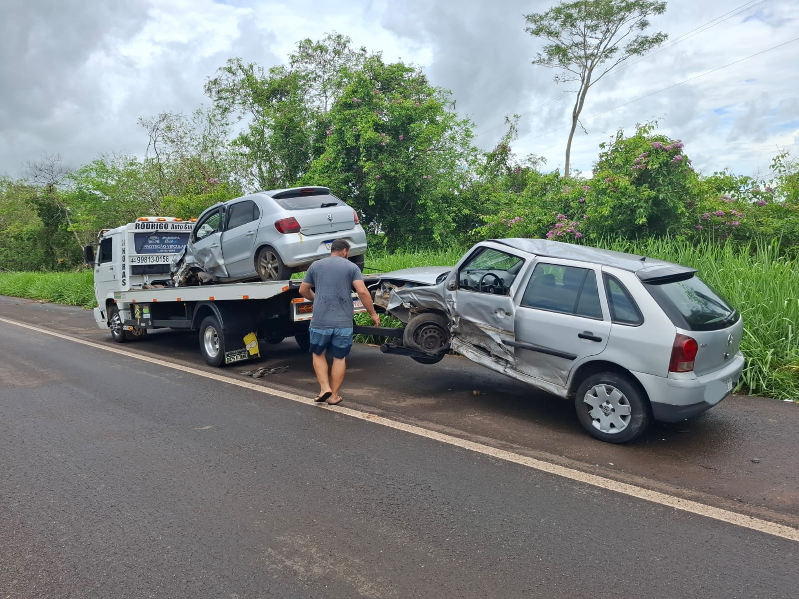 Colisão deixa feridos na PR-323, em Umuarama