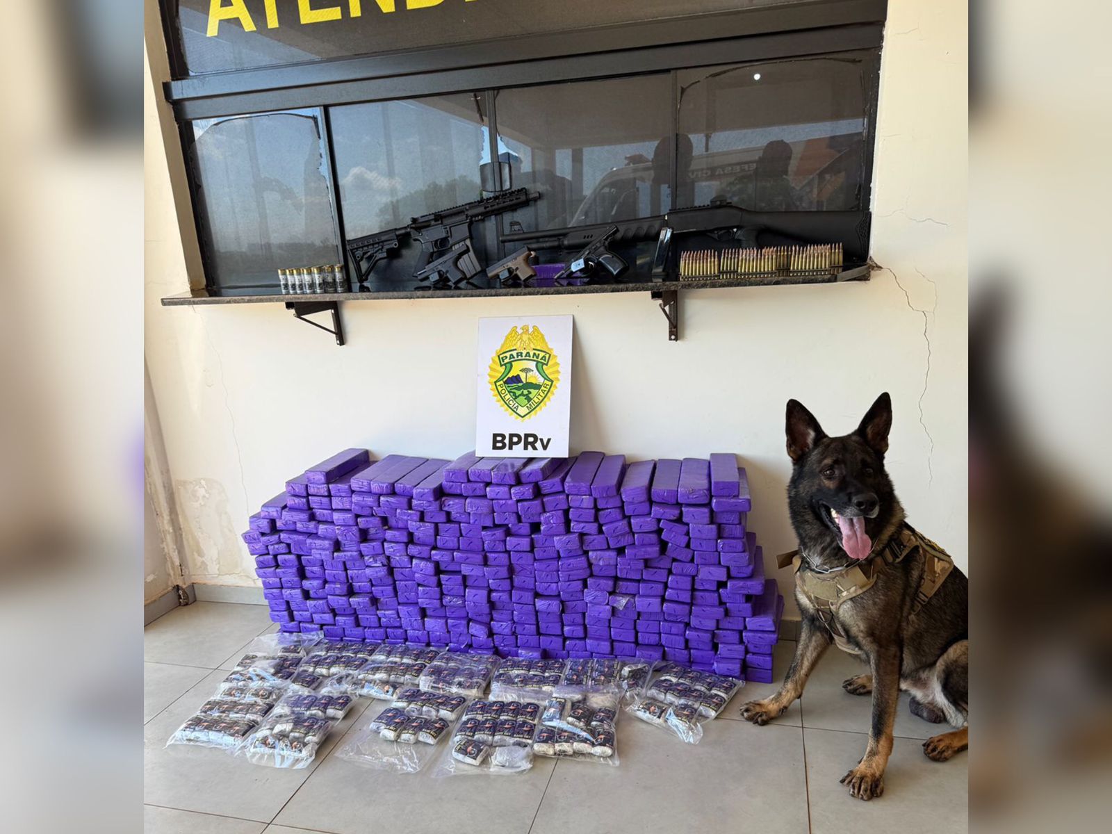 Após perseguição, BPRv apreende maconha, haxixe, fuzil, pistolas e munições em Iporã    