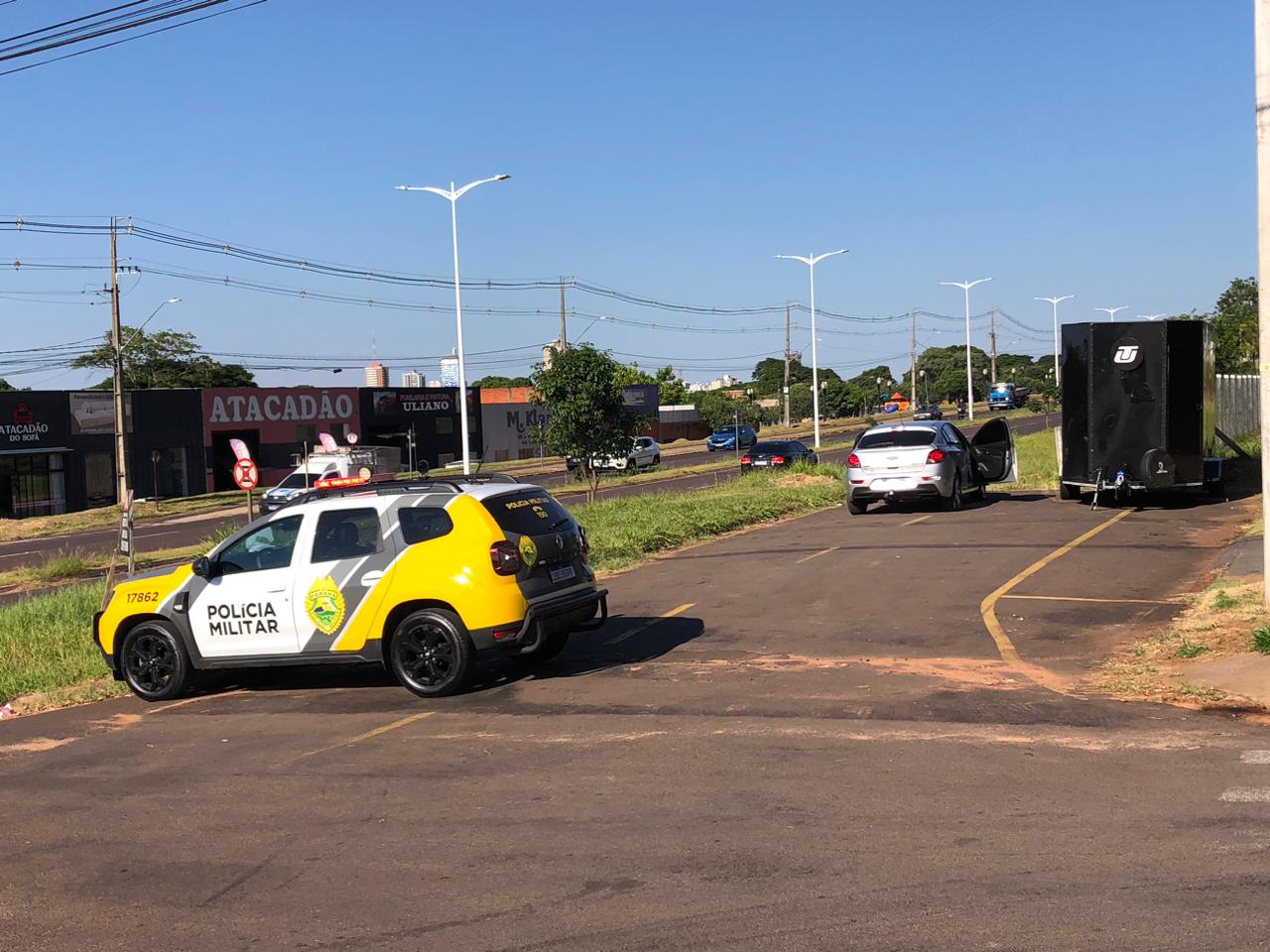 Jornal Ilustrado - Policial militar rodoviário e mulher são encontrados baleados dentro de carro em Umuarama 