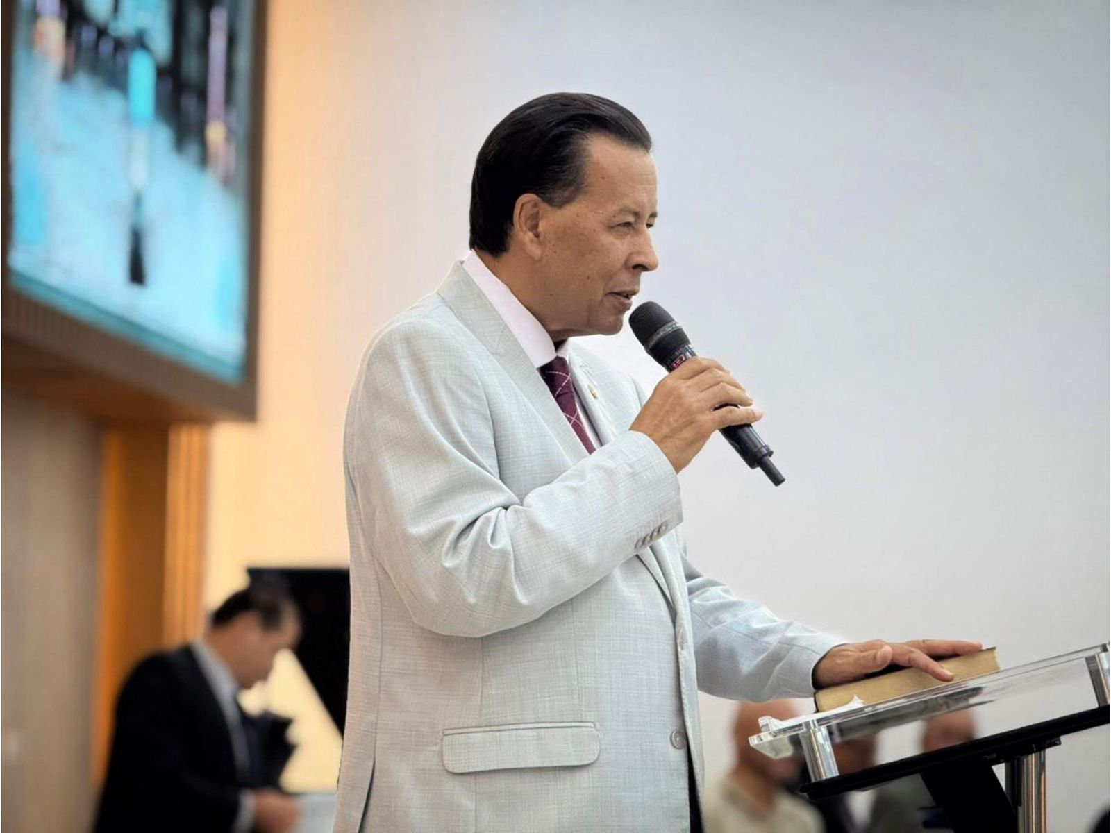 Jornal Ilustrado - Pastor Perci Fontoura celebra 72 anos com culto especial em Umuarama