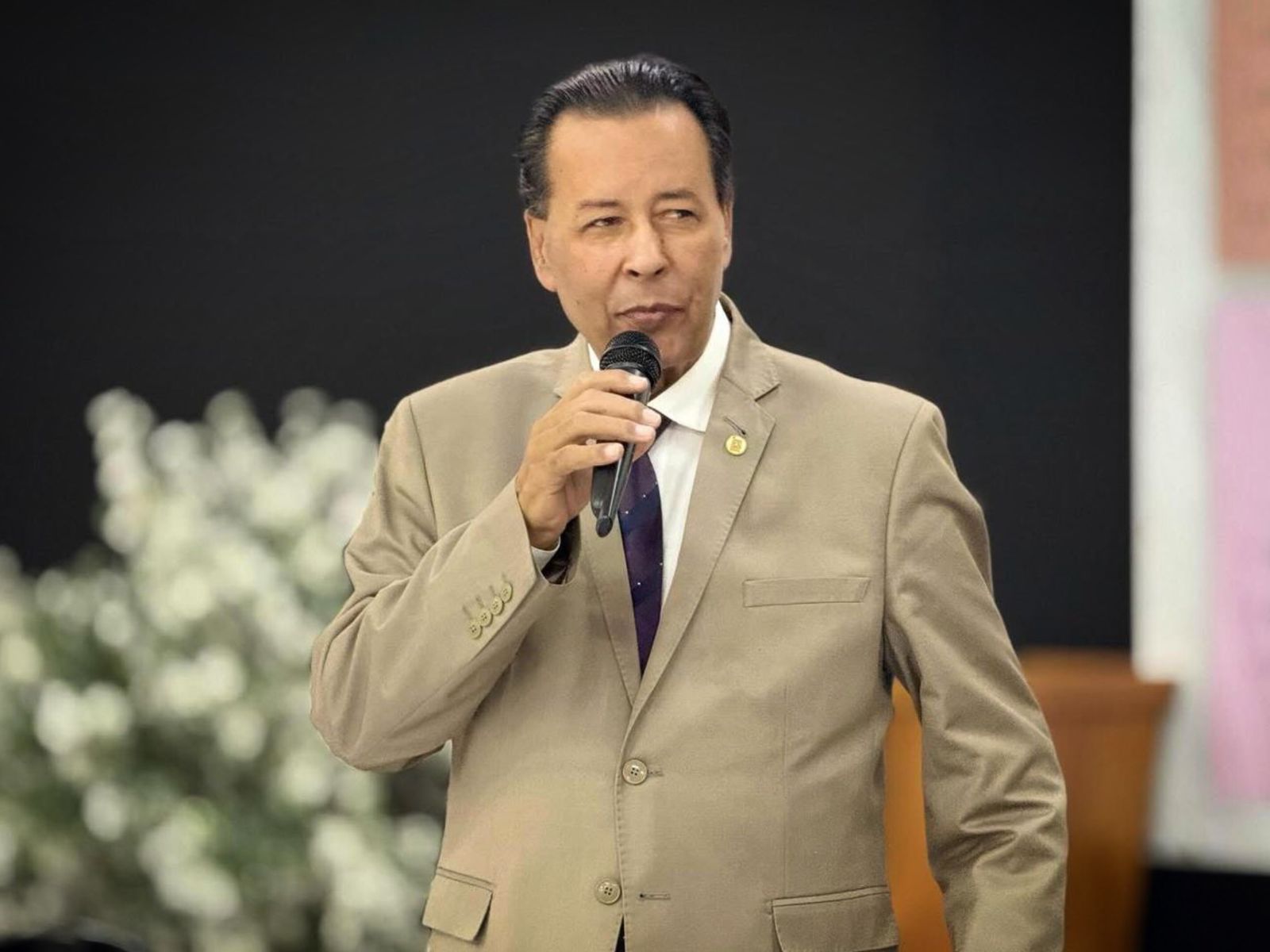 Jornal Ilustrado - Pastor Perci Fontoura celebra 72 anos com culto especial em Umuarama
