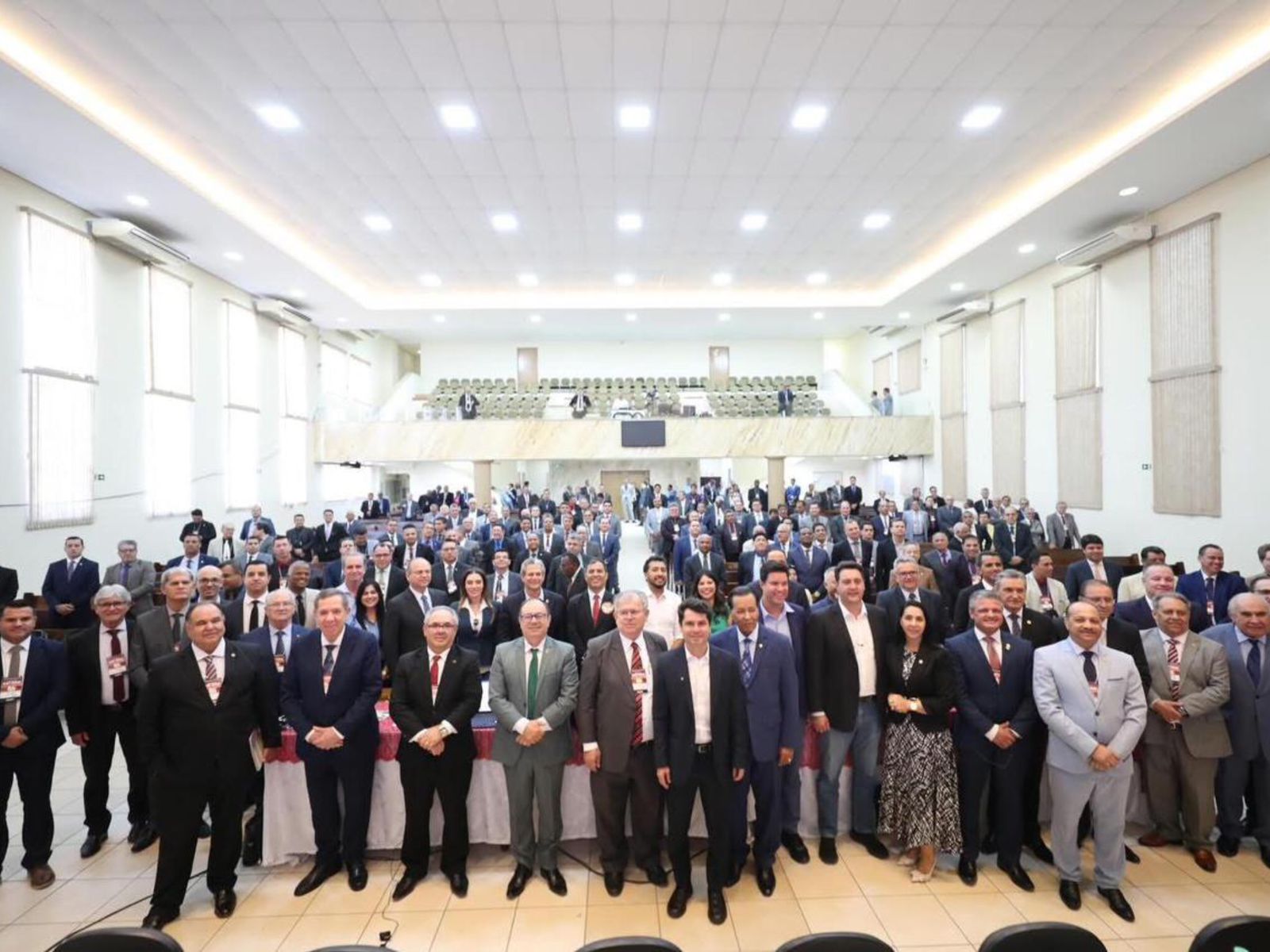 Jornal Ilustrado - Pastor Perci Fontoura celebra 72 anos com culto especial em Umuarama