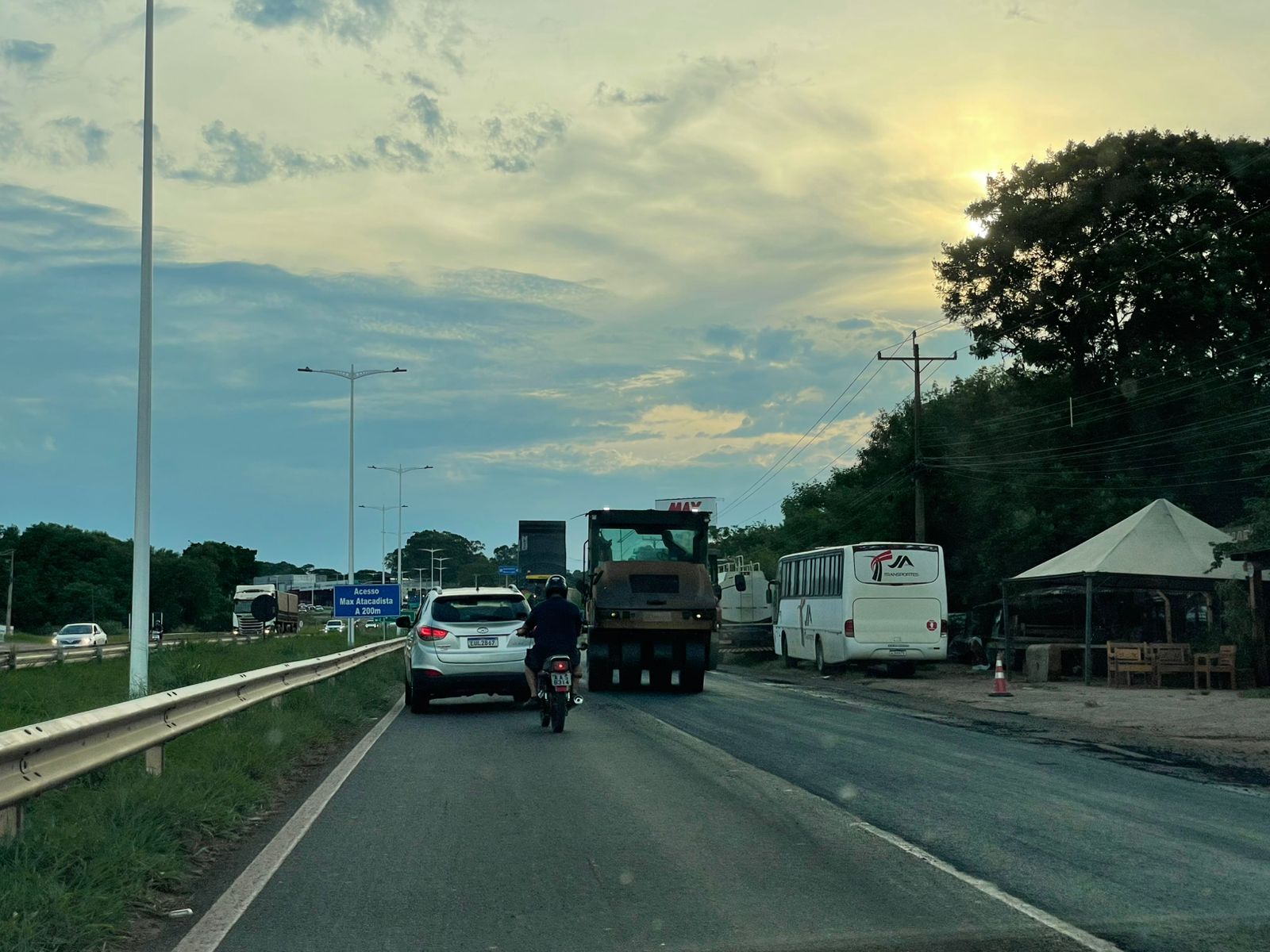 Vai pegar a PR-323? Veja pontos que estão com tráfego no ‘siga e pare’ hoje