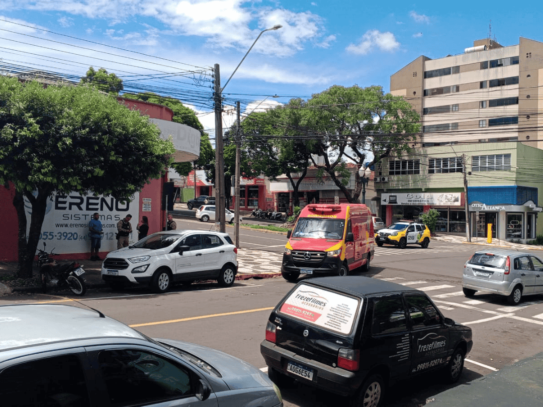 Jornal Ilustrado - Colisão em cruzamento deixa motociclista ferido em Umuarama