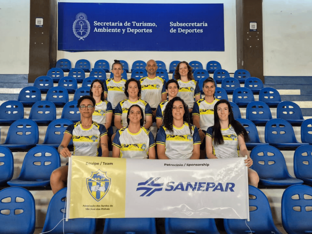 Time de futsal para surdas apoiado pela Sanepar busca o Mundial de Clubes na Argentina