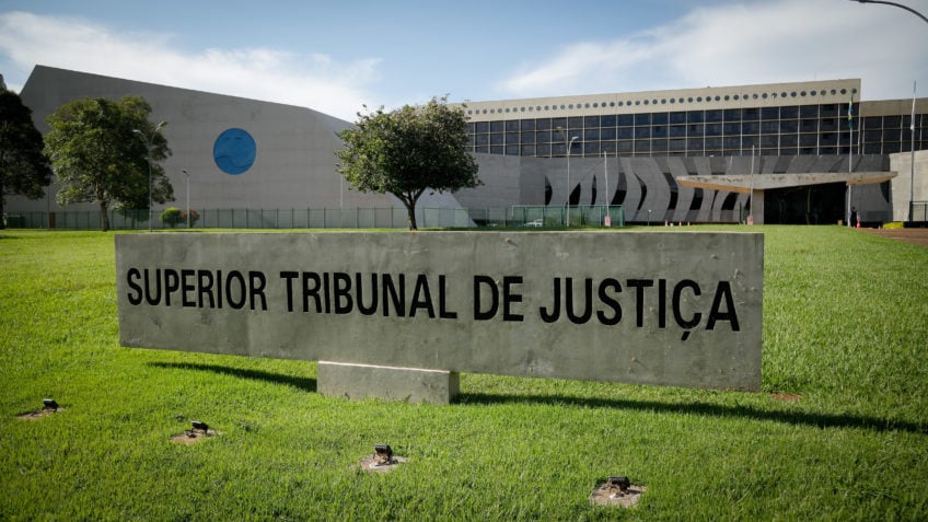 Jornal Ilustrado - CNJ apura acusação de assédio sexual a jovem de 18 anos por ministro do STJ