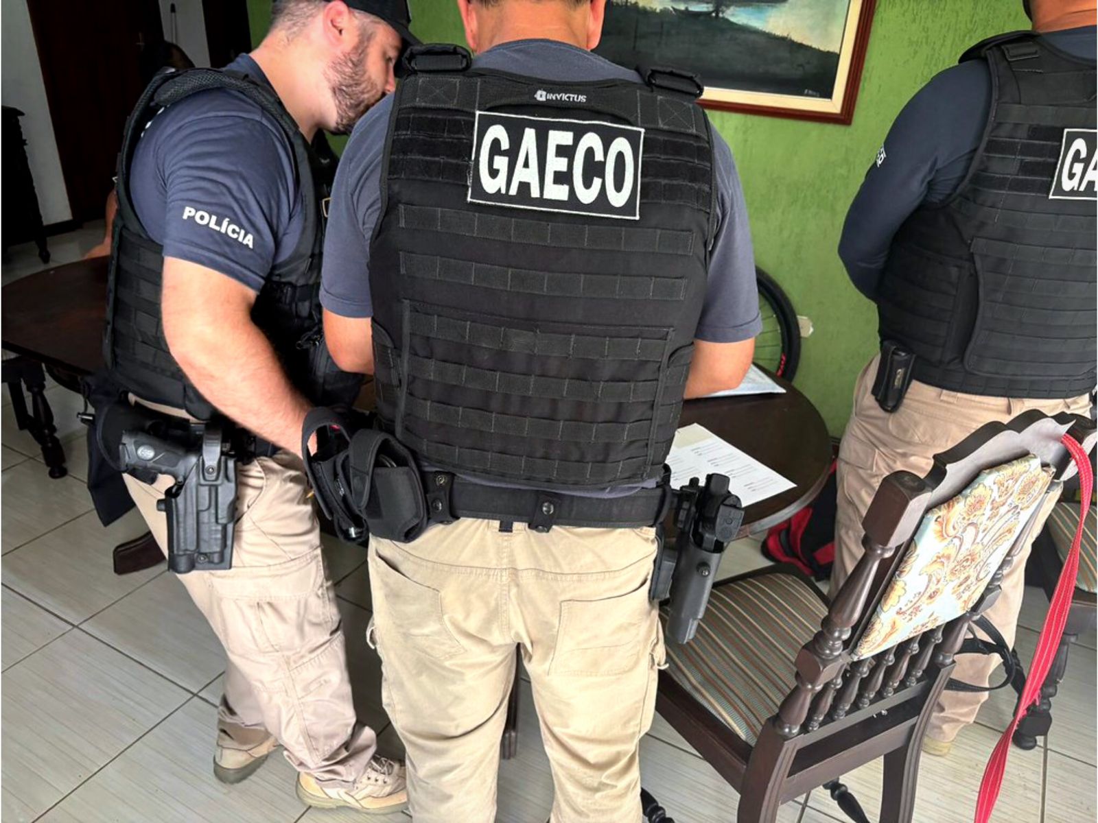 Jornal Ilustrado - Operação do Gaeco de Umuarama apura desvio e venda ilegal de veículos por policiais militares