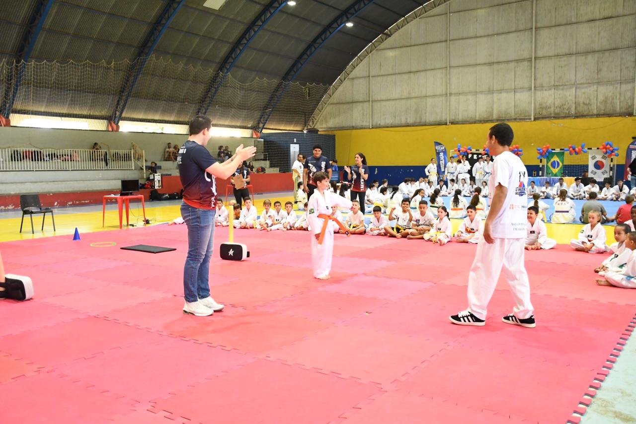 Jornal Ilustrado - 1º Festival de Taekwondo 2026 reúne mais de 120 atletas em Umuarama