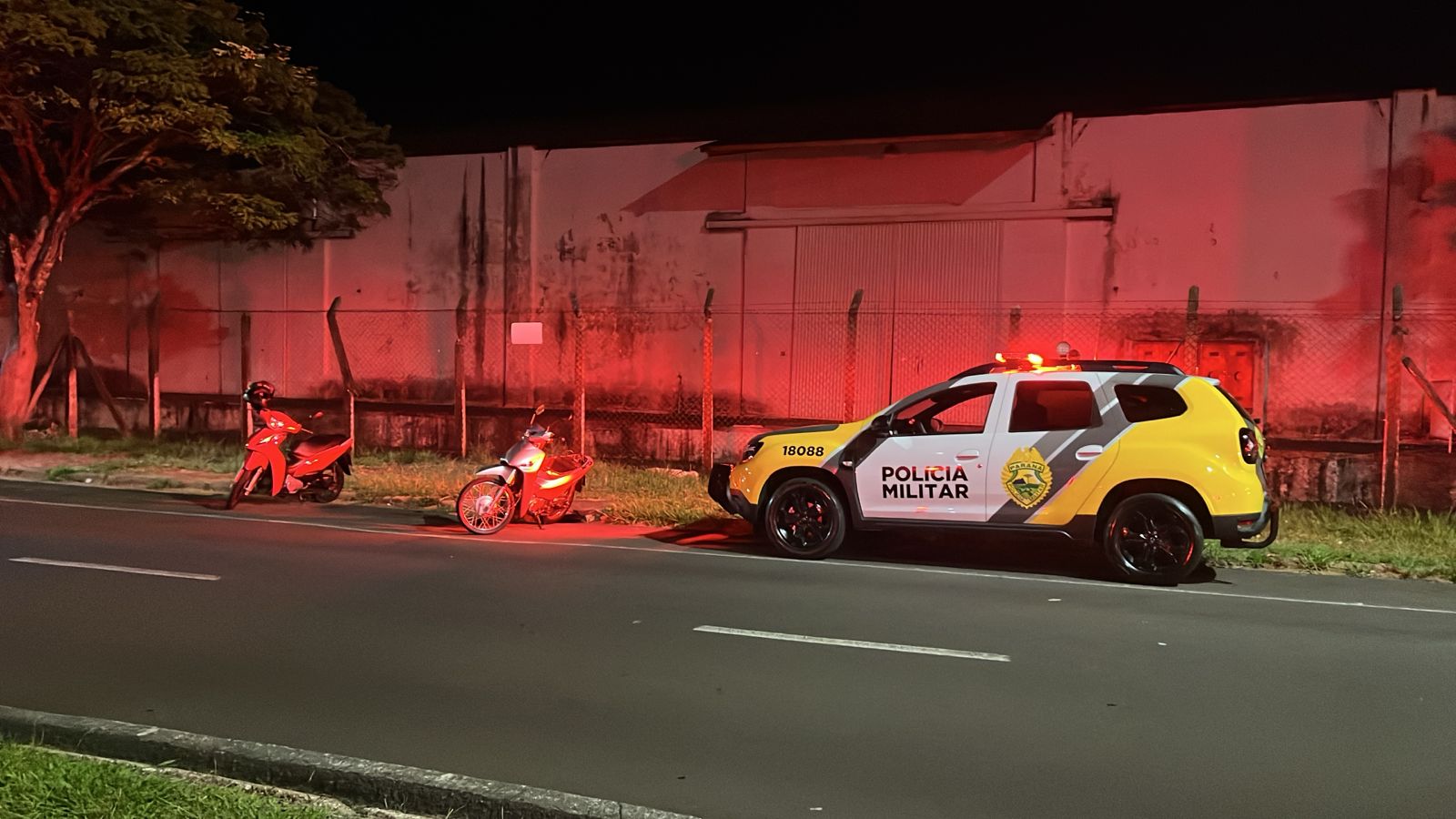 Jornal Ilustrado - Colisão frontal entre motonetas deixa dois feridos na Zona VI, em Umuarama 