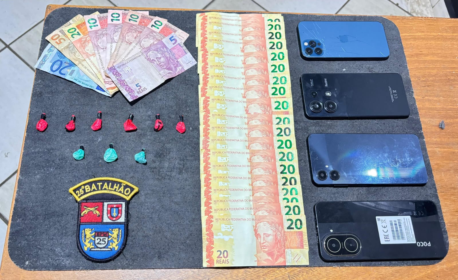 PM apreende dinheiro falso durante batida em bar suspeito de tráfico no Guarani