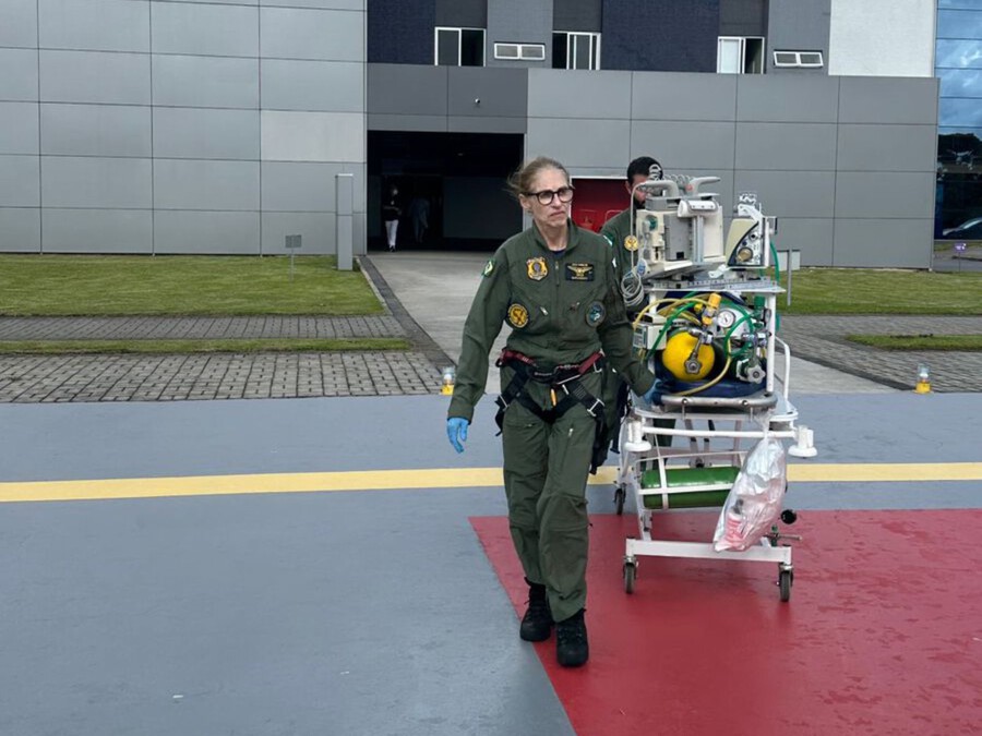 De Umuarama, recém-nascido é transportado de avião e helicóptero para cirurgia em Curitiba  