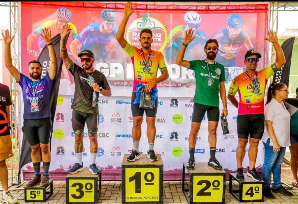 Jornal Ilustrado - Ciclismo de Umuarama conquista pódios em competições no PR e MS