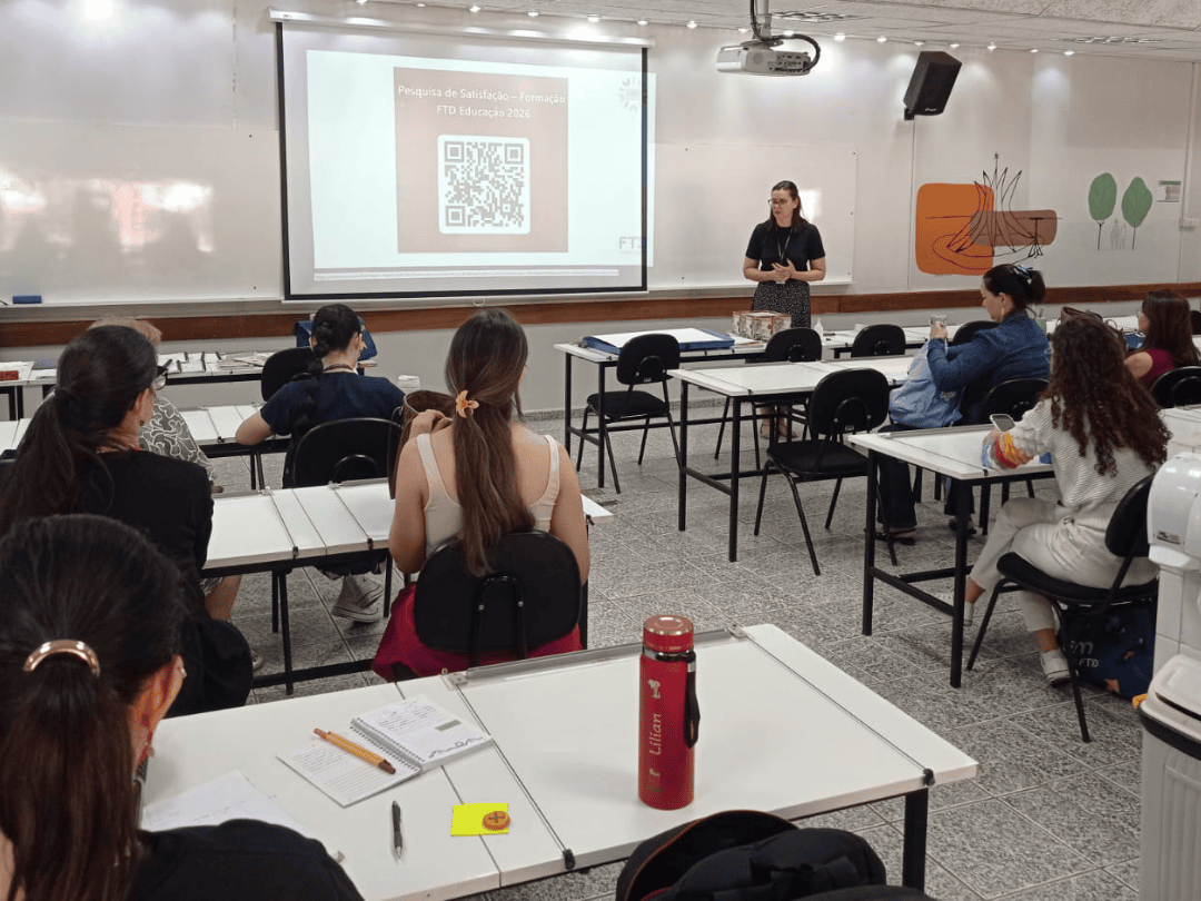 Professores de Umuarama começam preparação para inclusão do inglês no Fundamental