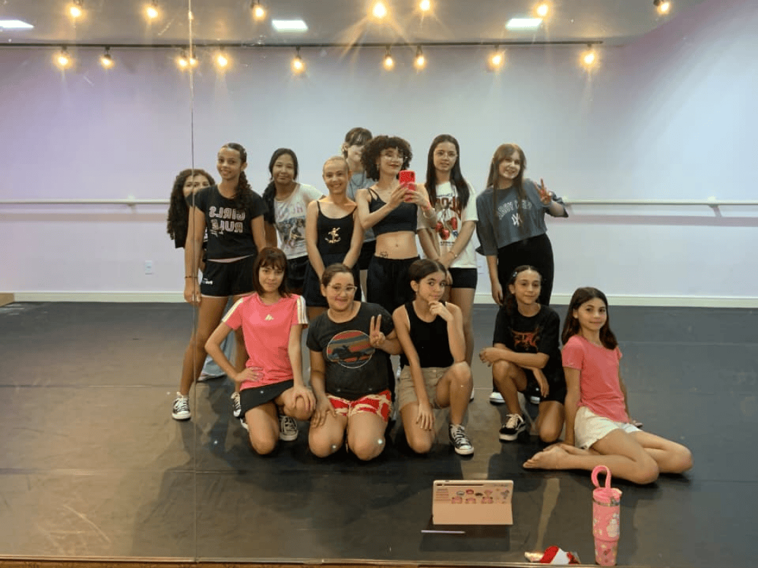 Cresce em Umuarama o interesse por aulas de dança K-pop entre crianças e jovens