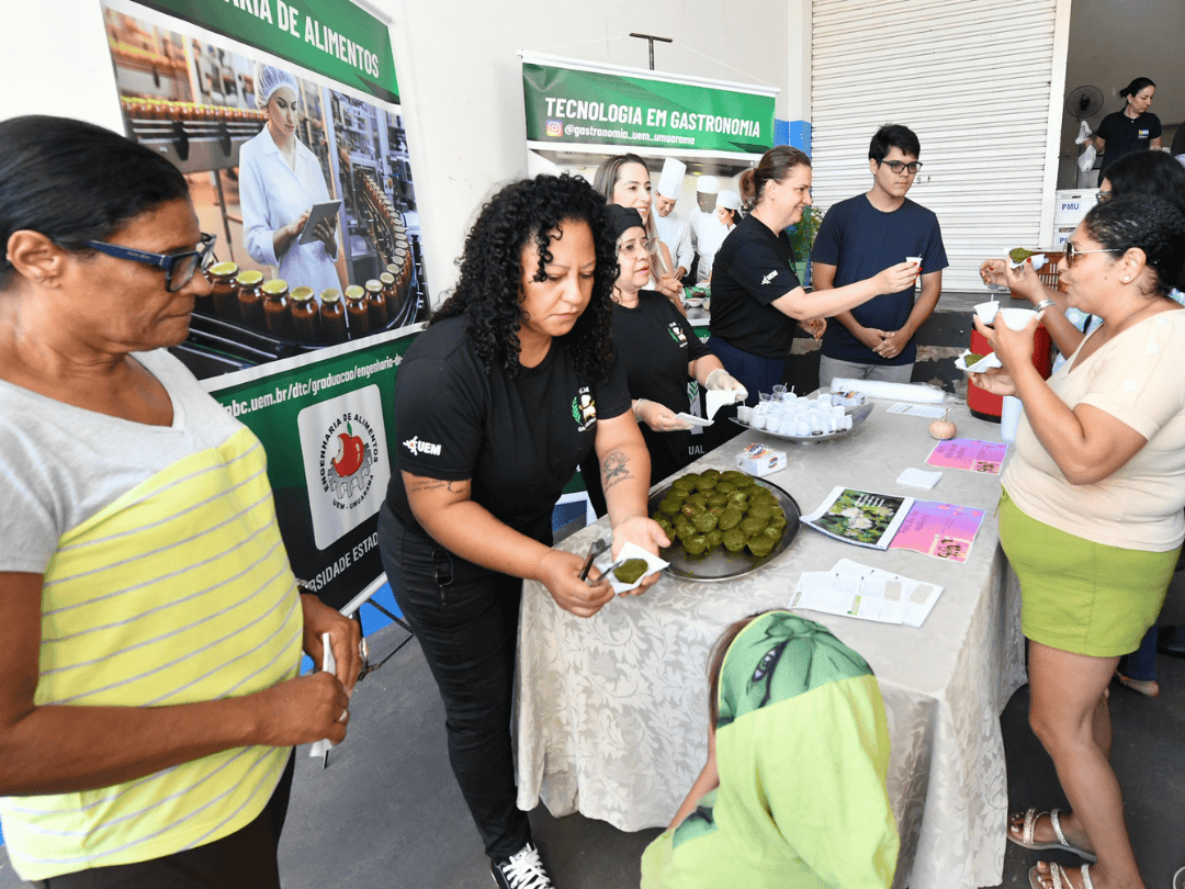 Ação conjunta realizada no Banco de Alimentos valoriza saúde da mulher